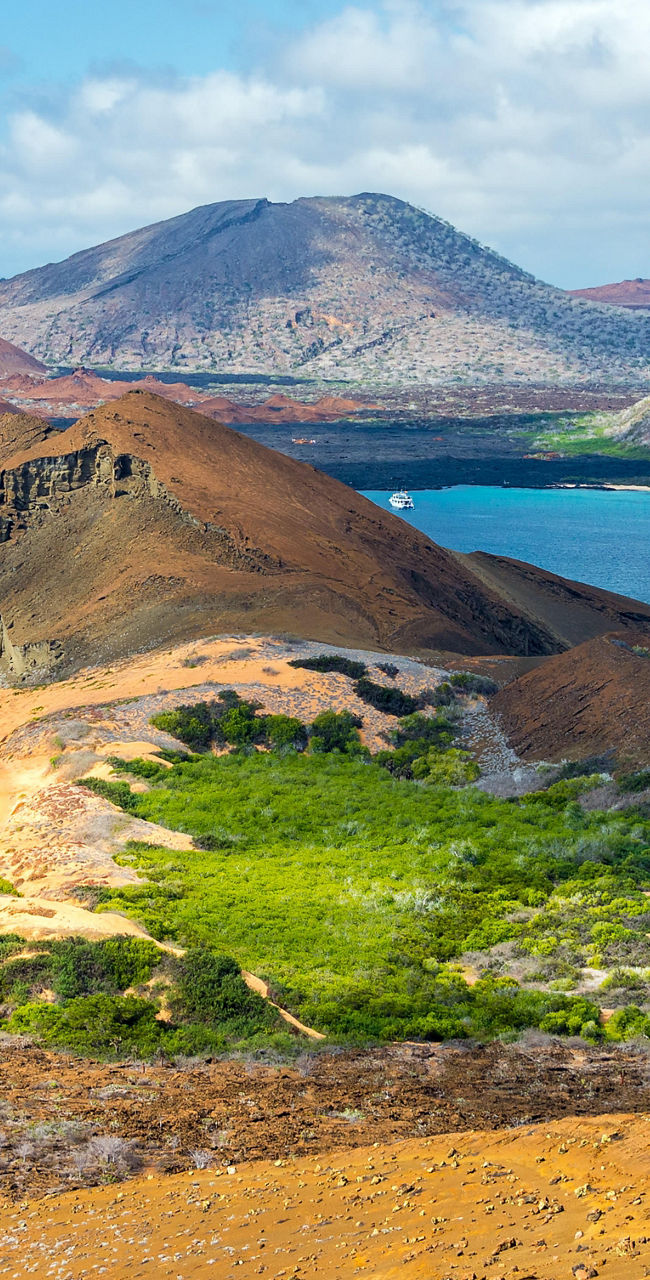 Scenic view of Galápagos Islands coastline