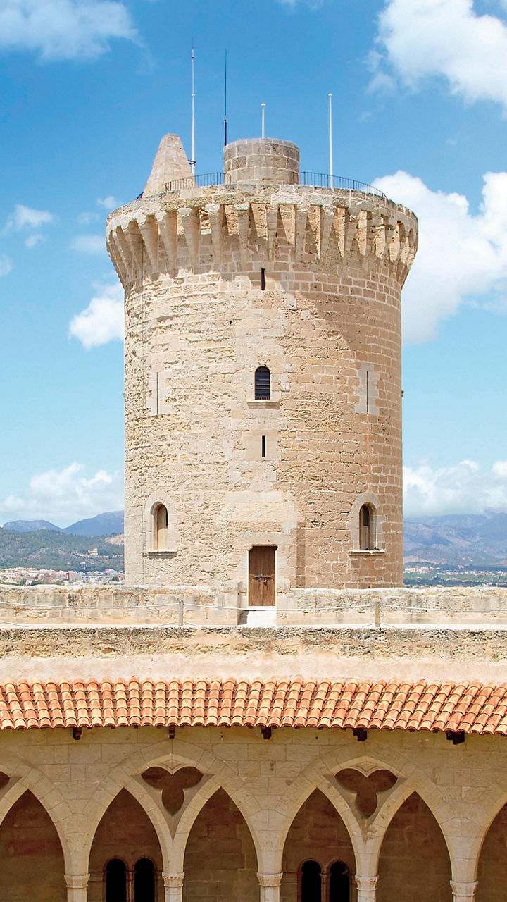 Bellver Castle & Tapas Tasting