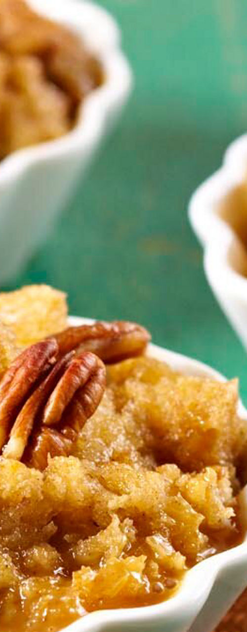 Sweet dessert bowls with pecans