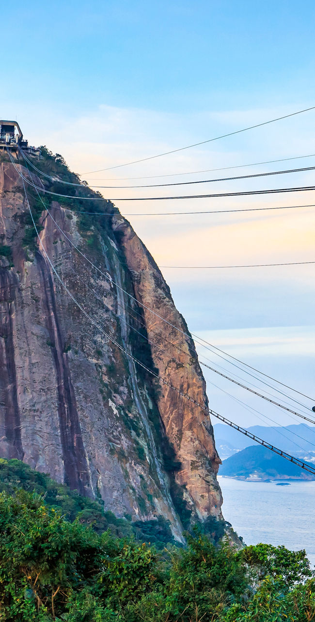 Cable car near Sugarloaf Mountain at sunset