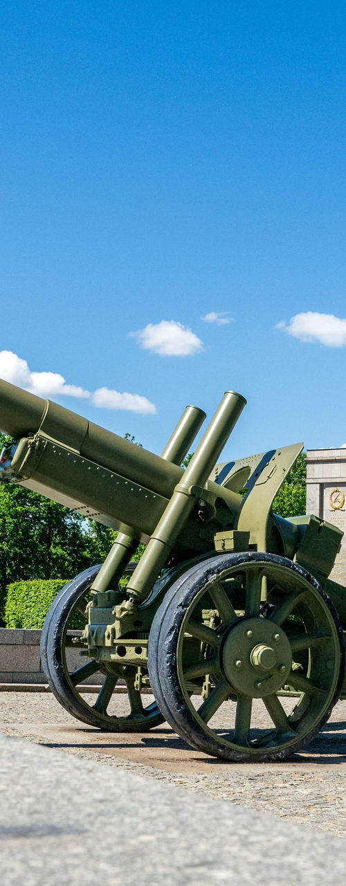 Historic artillery cannon at war memorial