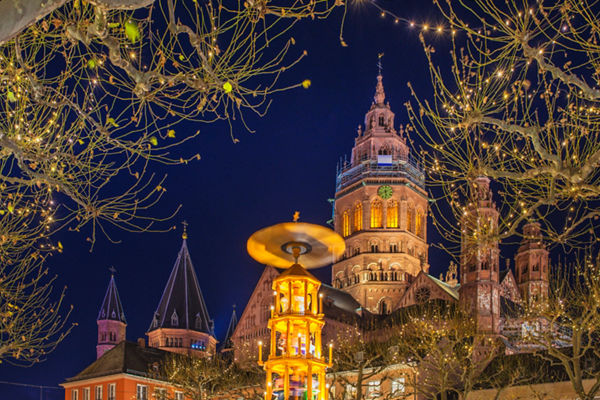 Mainz Cathedral at night with festive lights