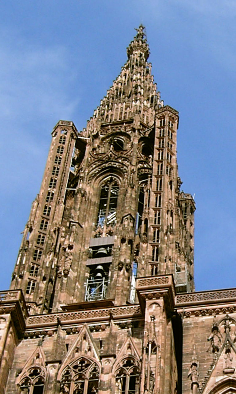 Strasbourg Cathedral under clear blue sky