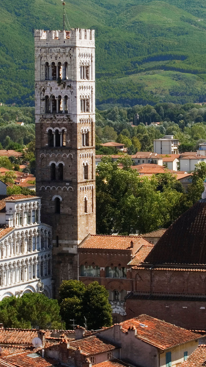 Scenic Lucca & Pisa