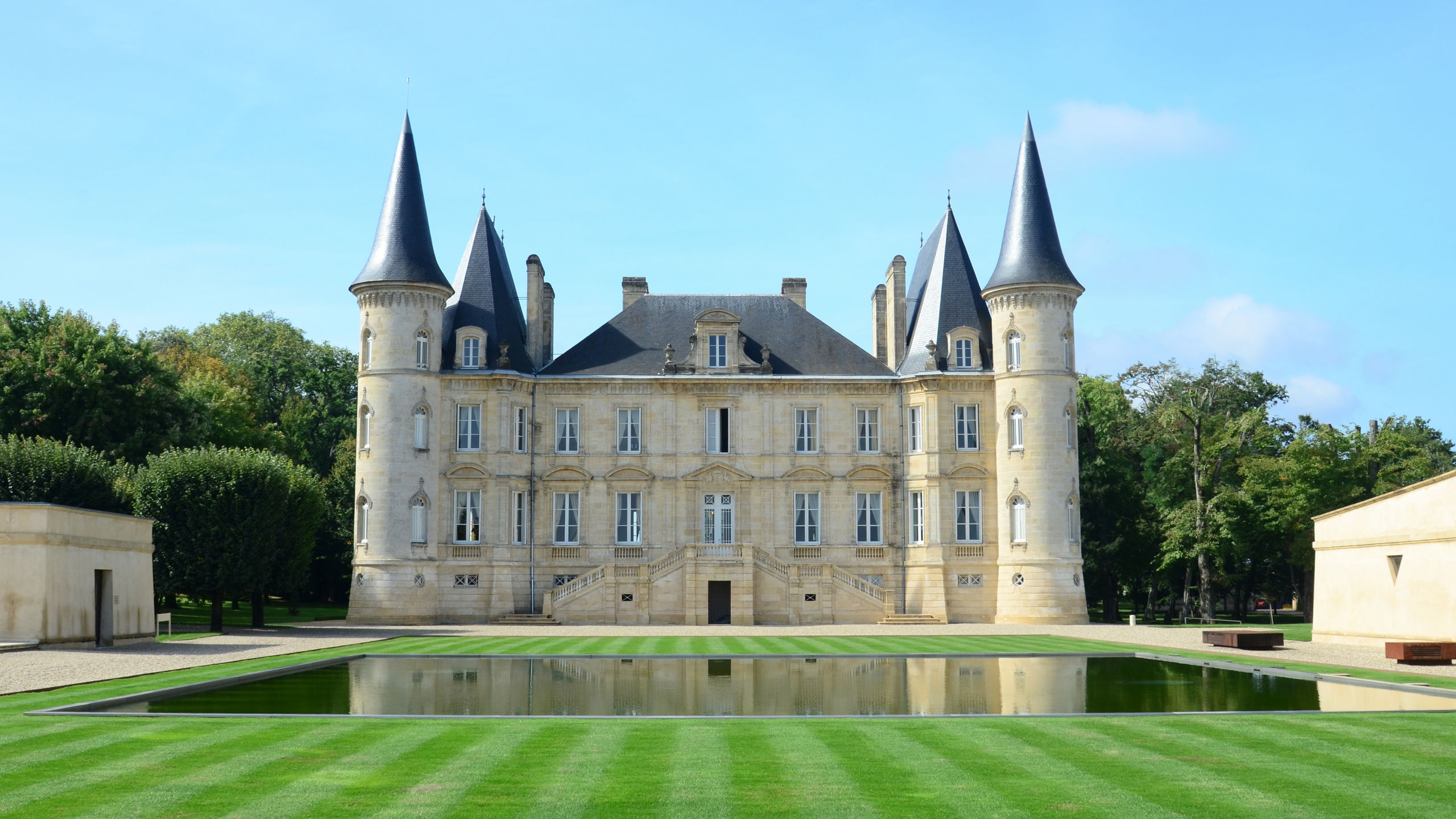 Chateaux, Rivers & Wine