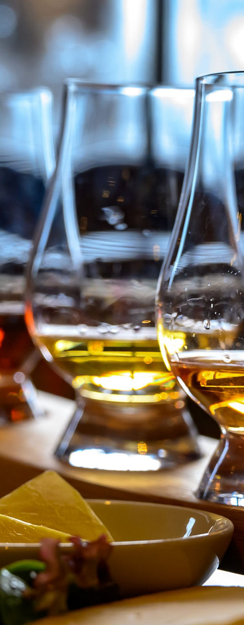 Whiskey tasting with food pairing setup