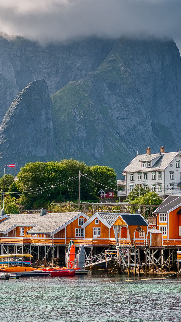 Cruise to Reine