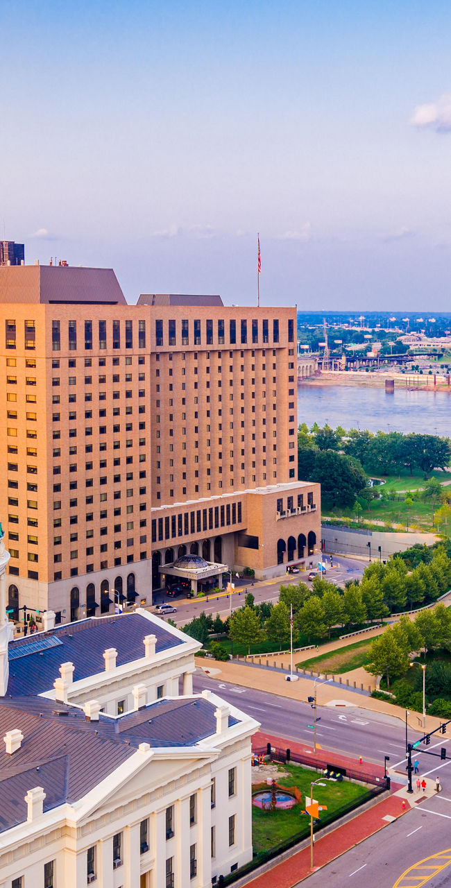 St. Louis skyline with Gateway Arch view