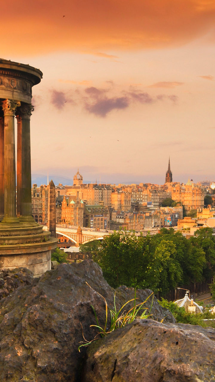 Royal YachtBritannia& Edinburgh Castle