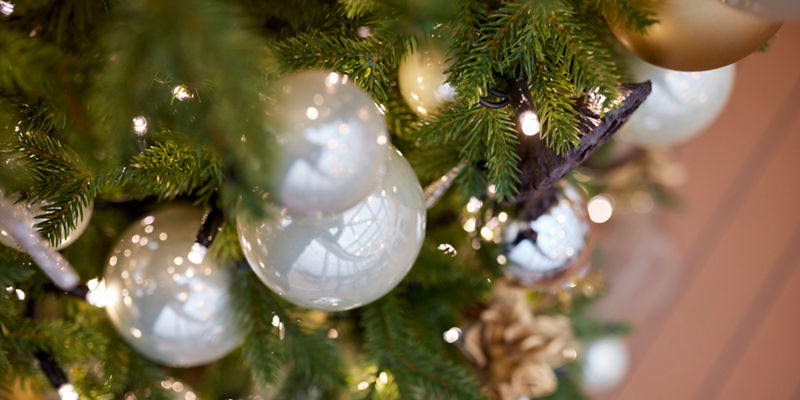 Elegant Christmas tree with gold ornaments