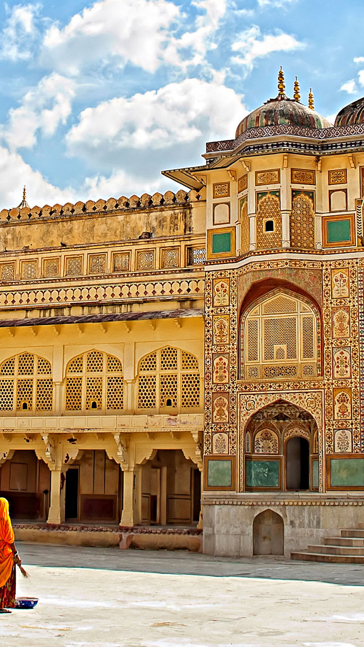 Historic Amber Fort courtyard with vibrant details