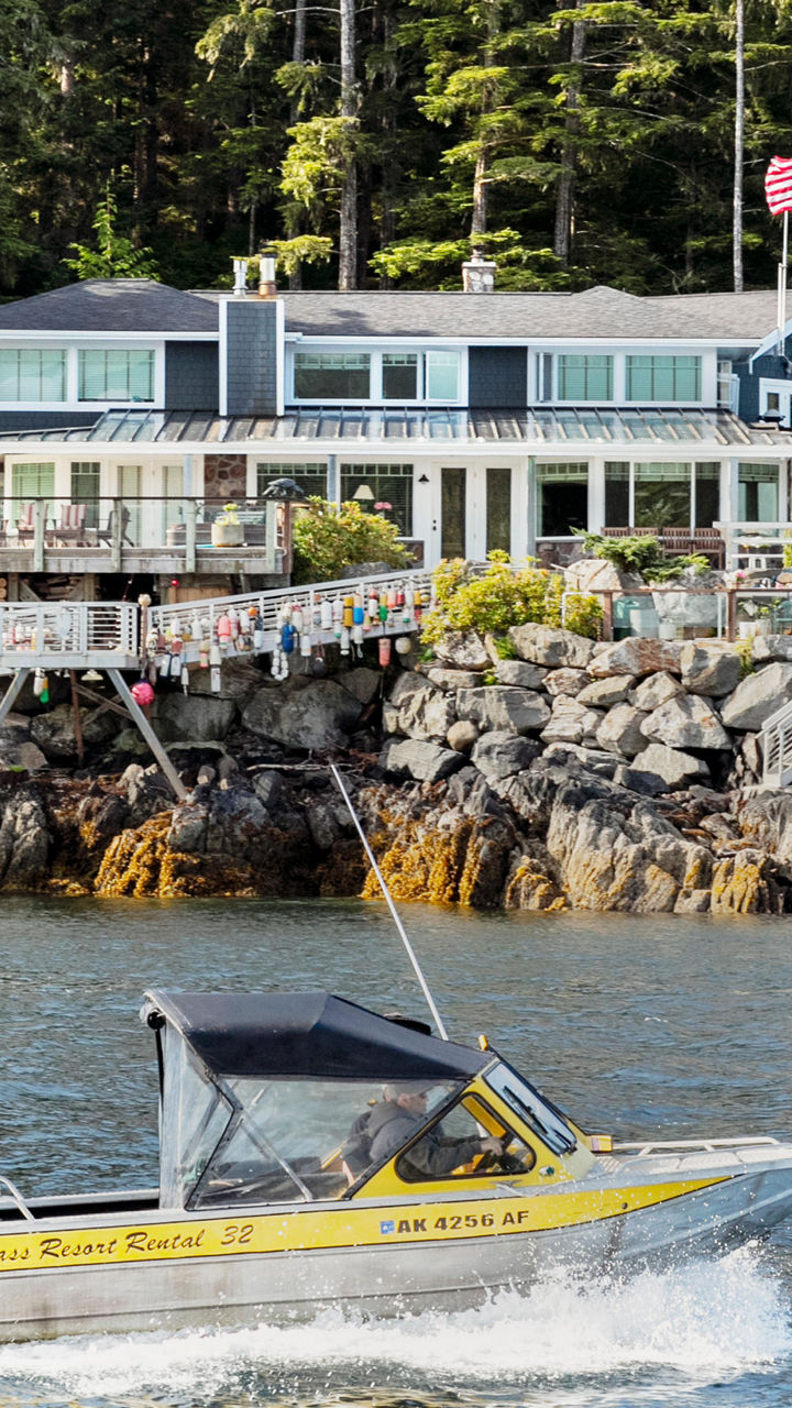 Alaska Fishing & Wilderness Dining