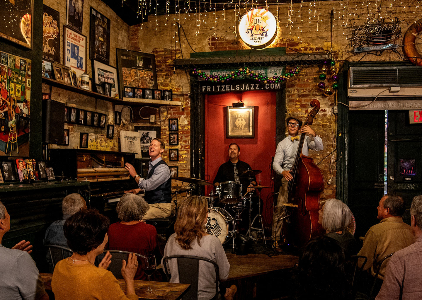 Live Jazz Performance in Cozy Venue