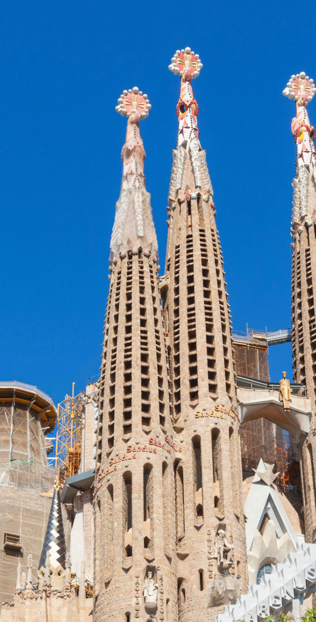 Sagrada Familia under clear blue sky