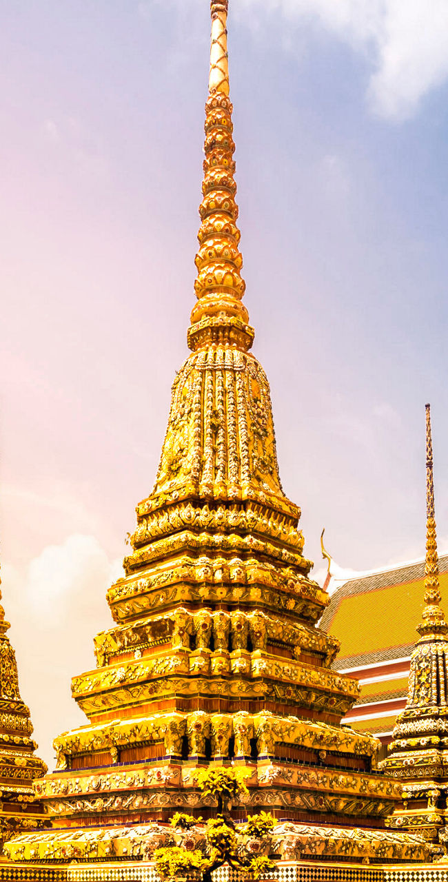 Golden stupas at Wat Pho temple, Bangkok