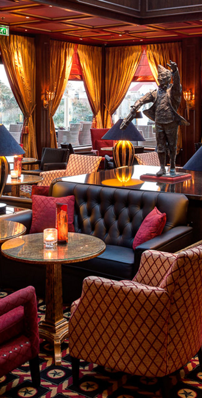 Elegant lounge with luxurious decor and lighting