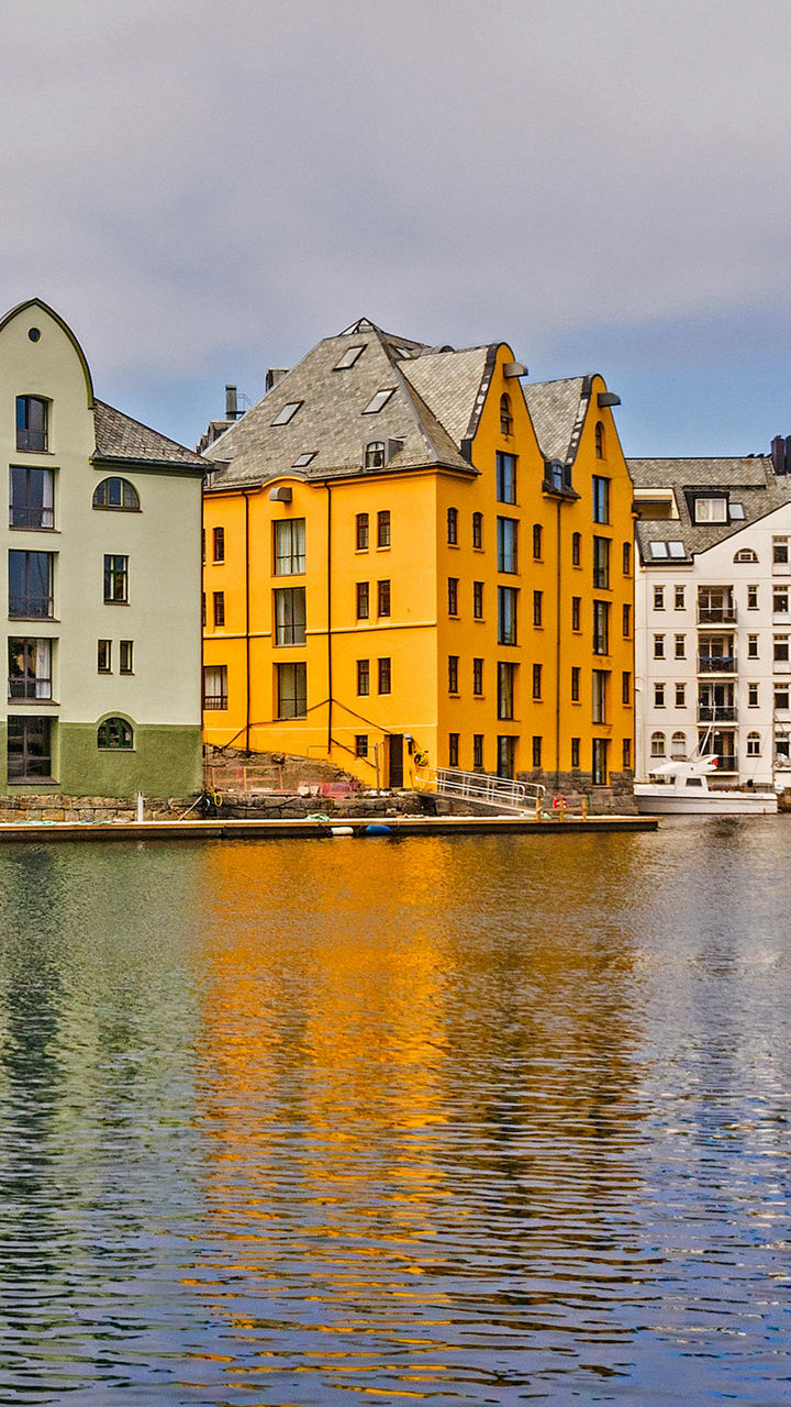 Art Nouveau Architecture by Kayak