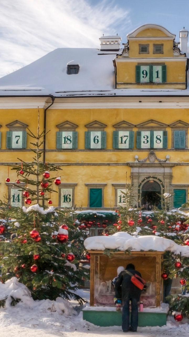 Festive Christmas Market at Yellow Mansion