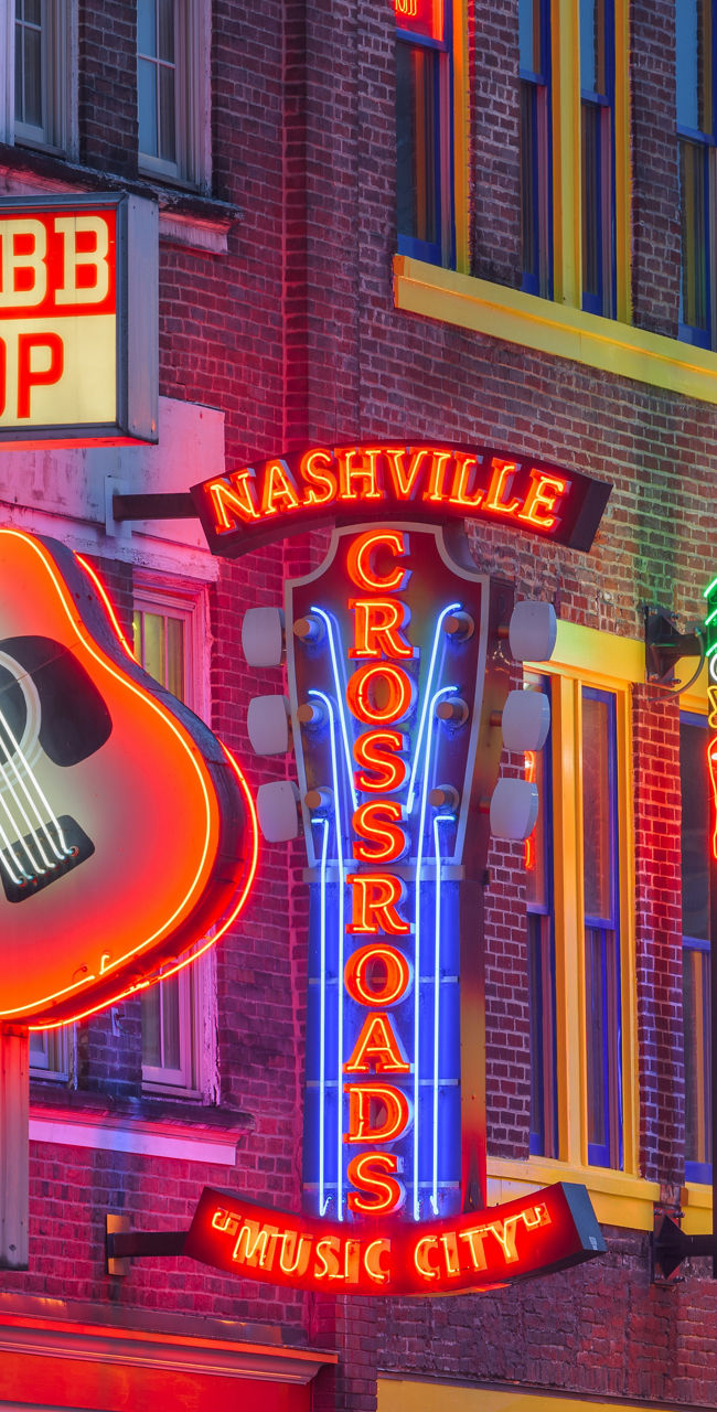 Neon signs on Nashville music street