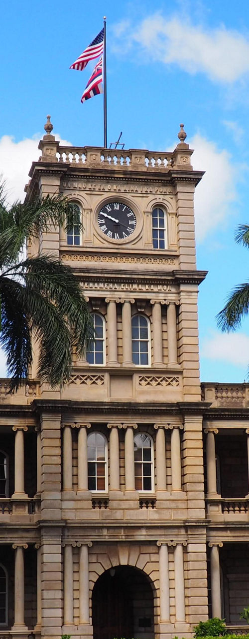 Historic building with King Kamehameha statue