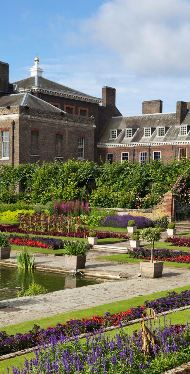 Kensington Palace gardens with vibrant flowers