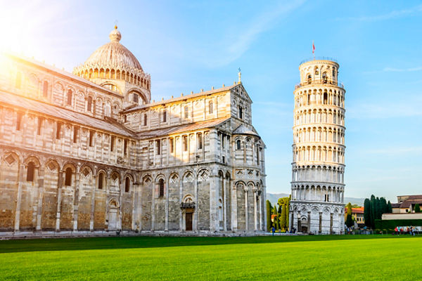 Leaning Tower of Pisa in sunlight