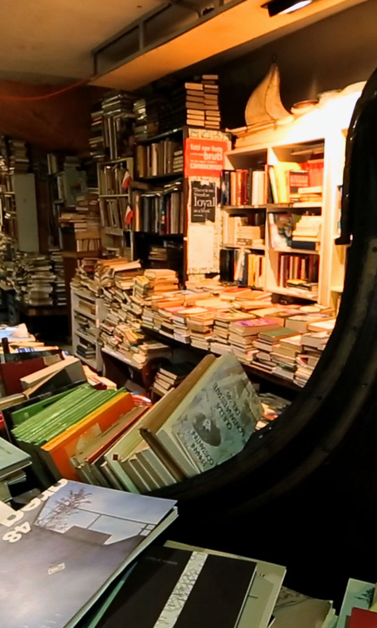 Cozy bookstore with gondola decor