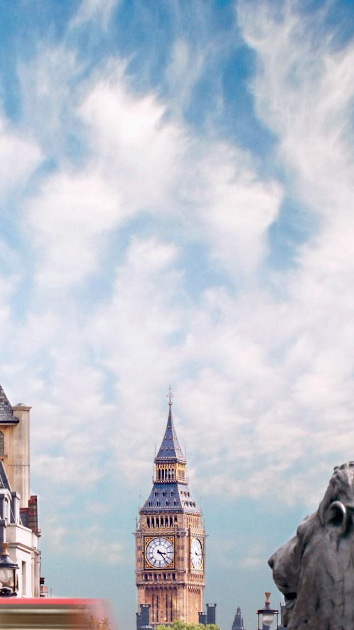 Iconic London landmarks with lion statues