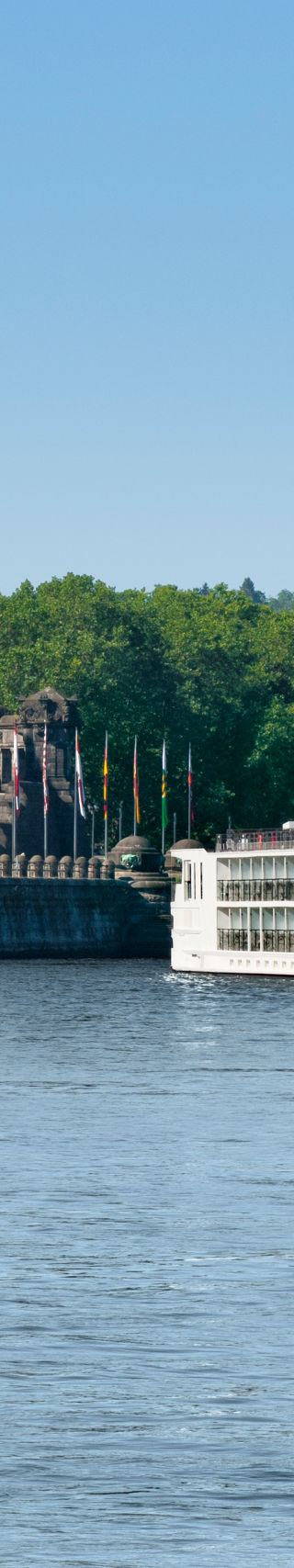 River cruise near historic monument