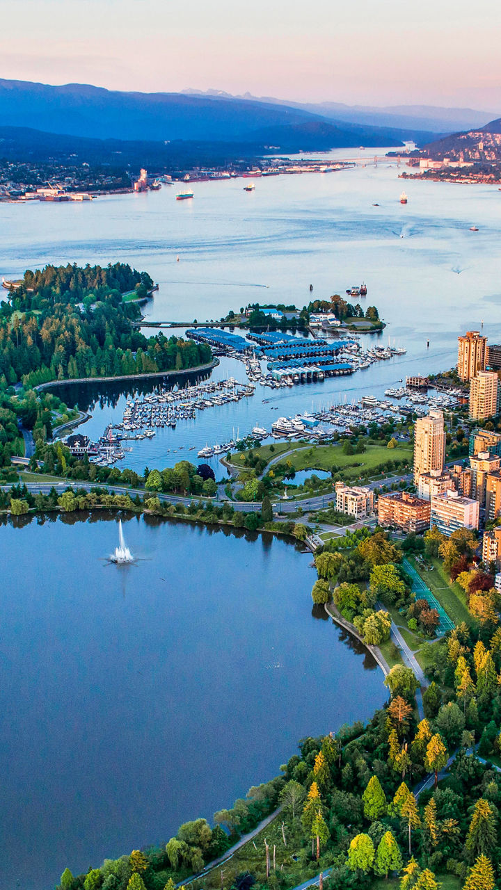 Aerial view of Vancouver cityscape and park