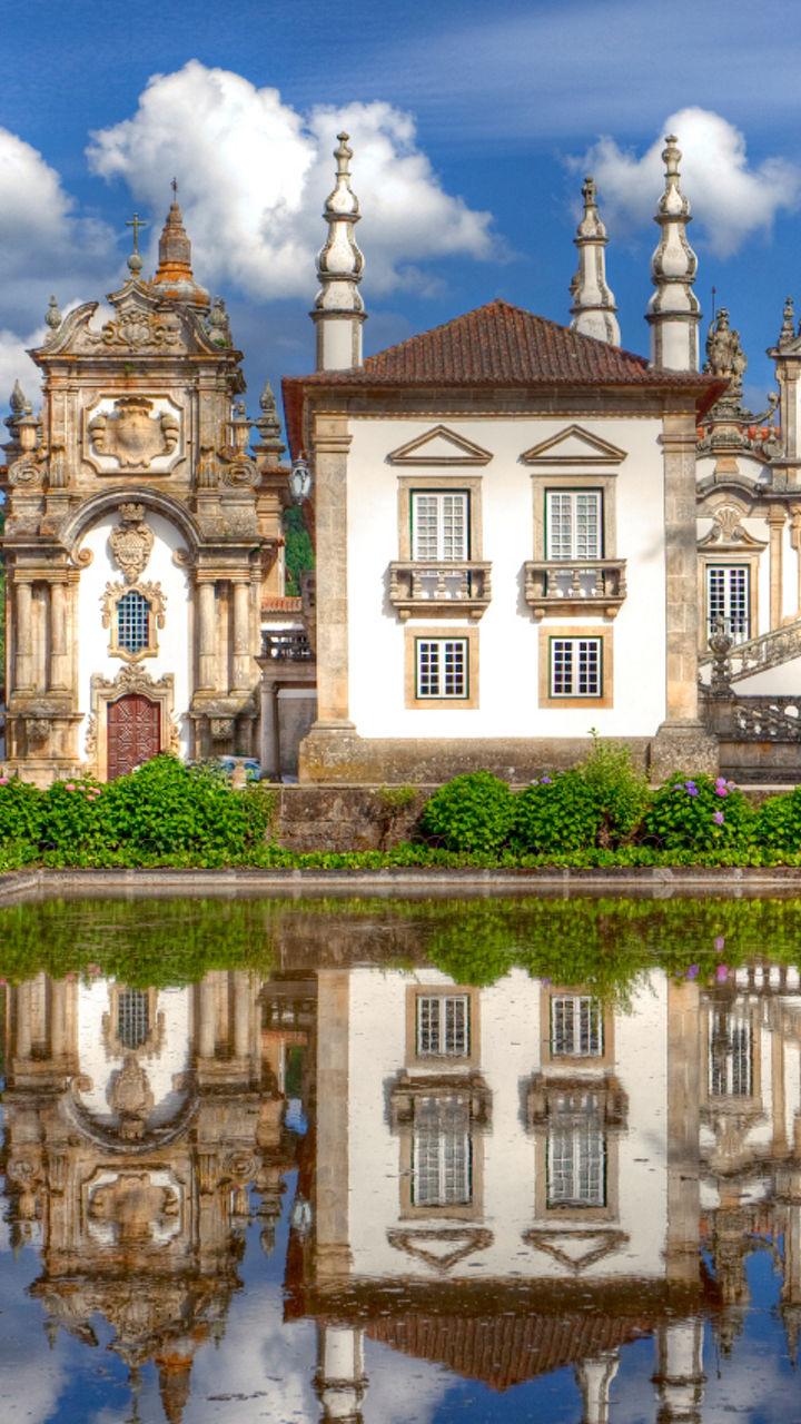Historic Palace with Reflective Pond
