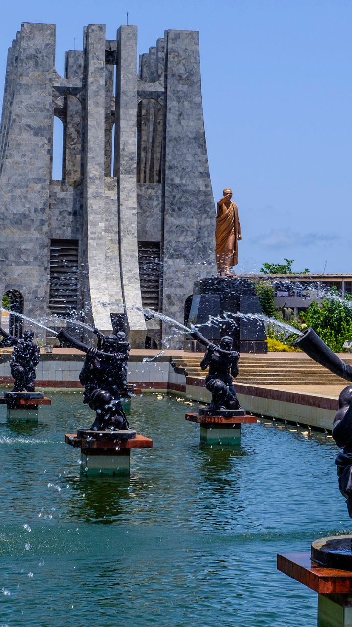 Kwame Nkrumah Mausoleum with fountain statues