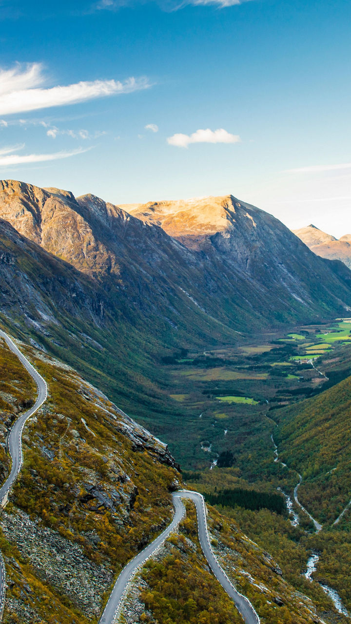 Trollstigen Viewpoint & Traditional Lunch