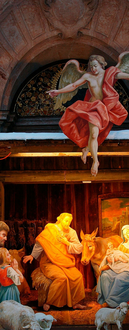 Nativity scene with illuminated figures