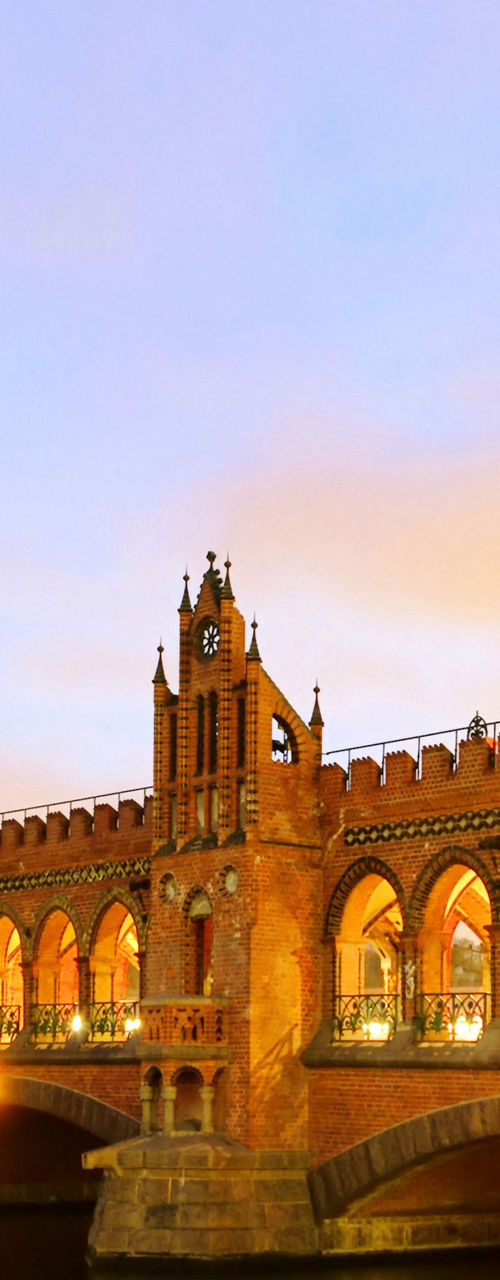 Oberbaum Bridge at sunset in Berlin