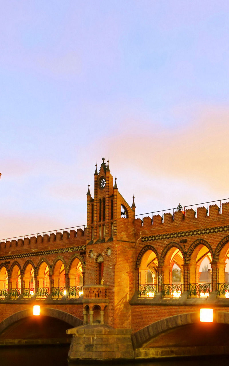 Oberbaum Bridge at sunset in Berlin
