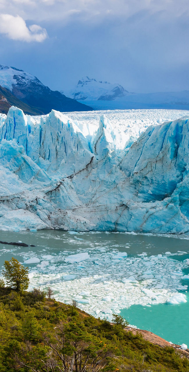 Majestic glacier with turquoise waters