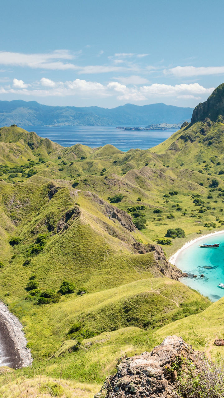 Scenic tropical islands with turquoise waters