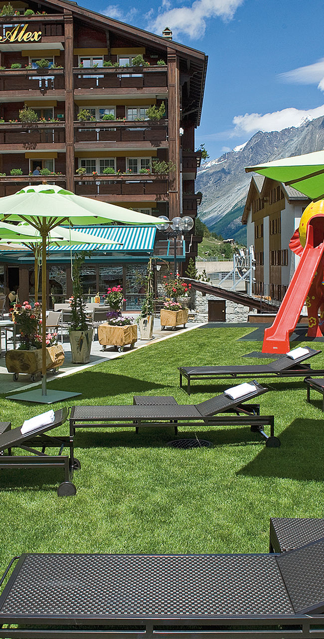 Outdoor lounge area with mountain views