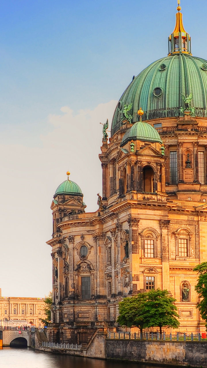 Scenic Berlin by Motor Coach & Cruise