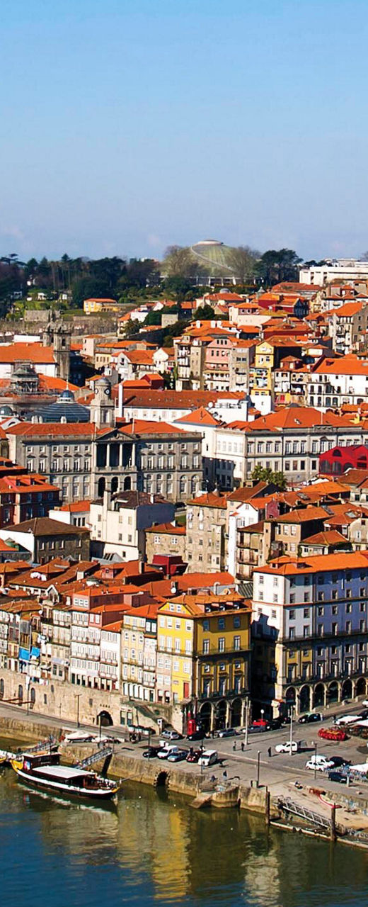 Scenic view of Porto riverside architecture