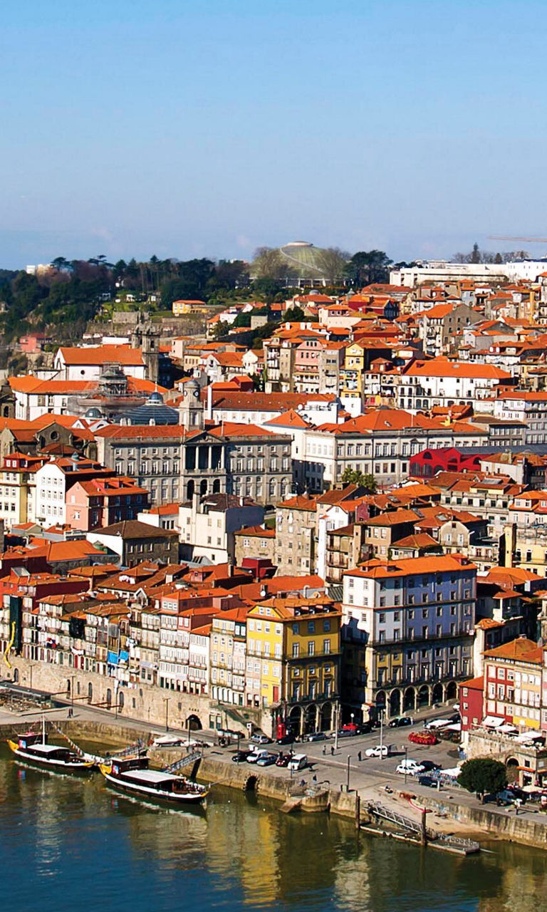 Scenic view of Porto riverside architecture