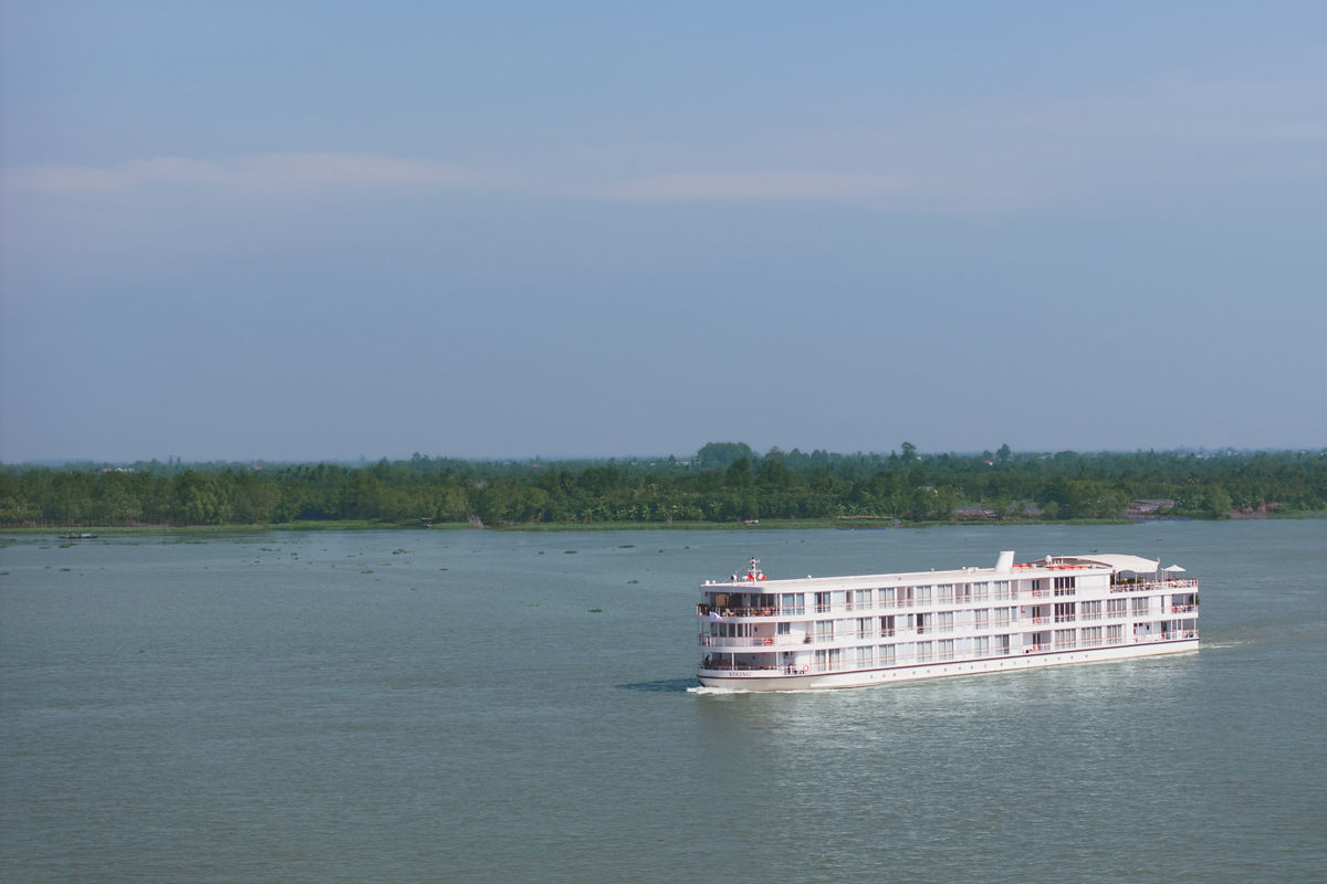 Viking Saigon – exterior