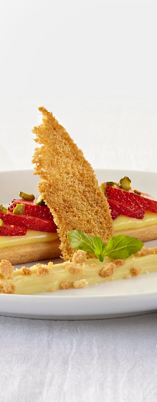 Elegant dessert with champagne glasses