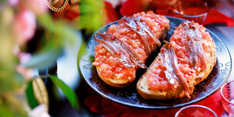 Rustic tomato and anchovy bruschetta