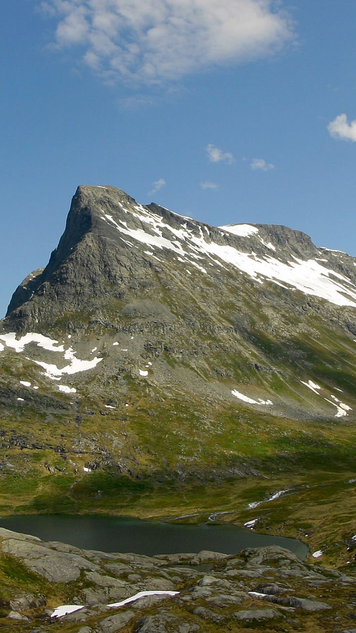 Ålesund’s Magnificent Mountains & Fjords