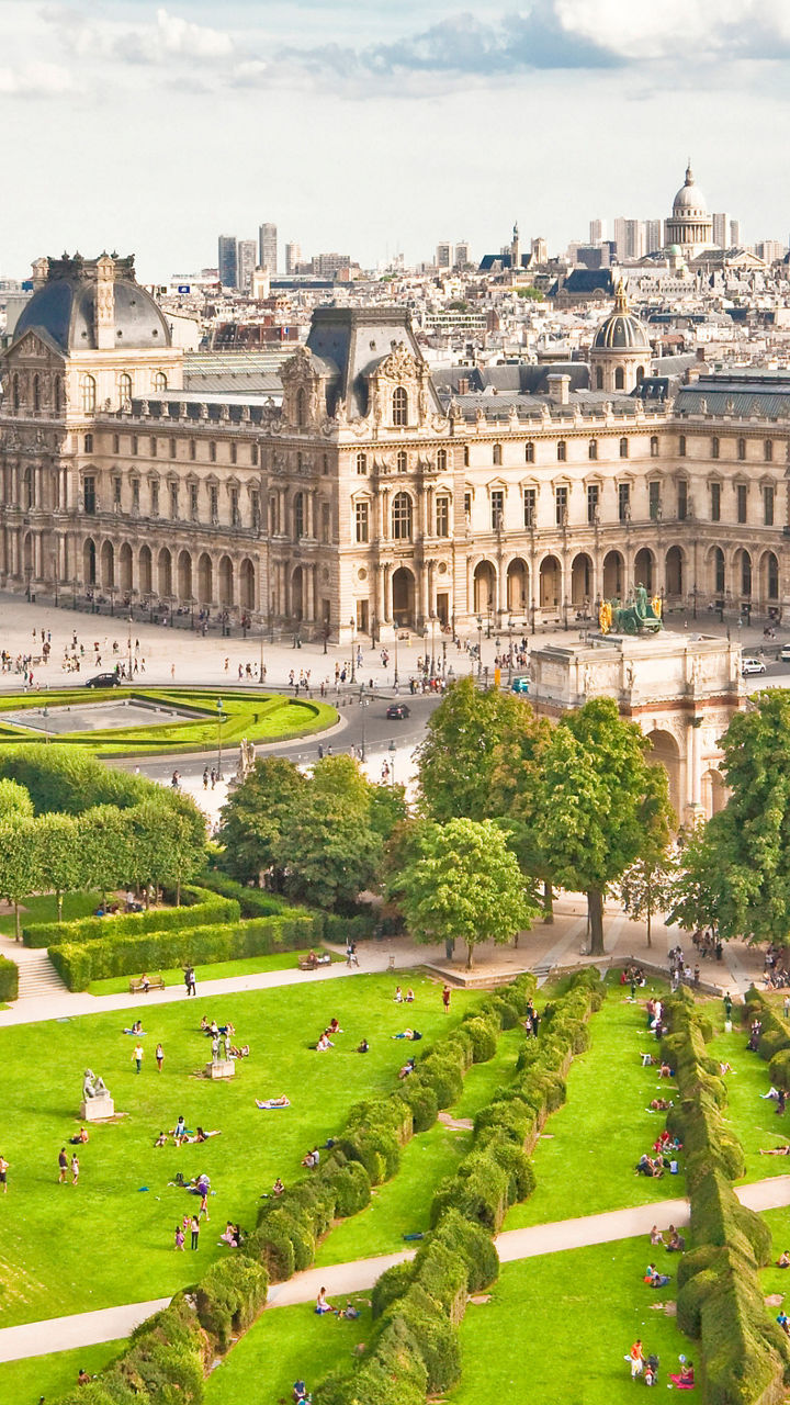Louvre Museum and Gardens in Paris