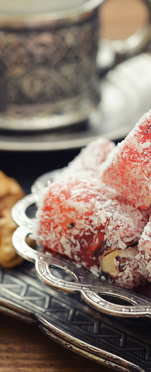 Turkish delight with figs and coffee