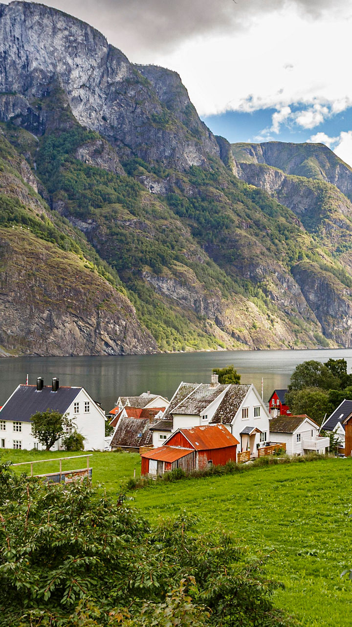 Stunning Landscapes & Penny Loafers