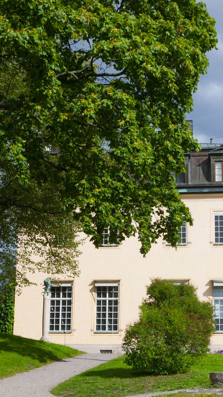 Historic Food Market & Former Royal Estate